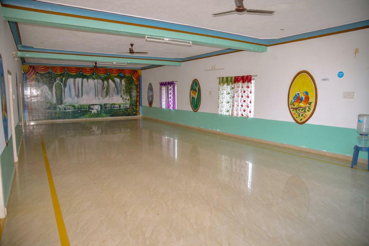 Mahathi Resort And Spa Yelagiri Esterno foto