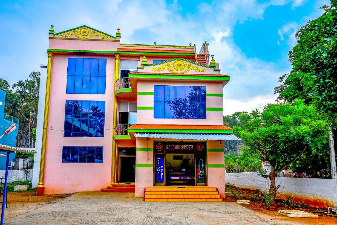 Mahathi Resort And Spa Yelagiri Esterno foto
